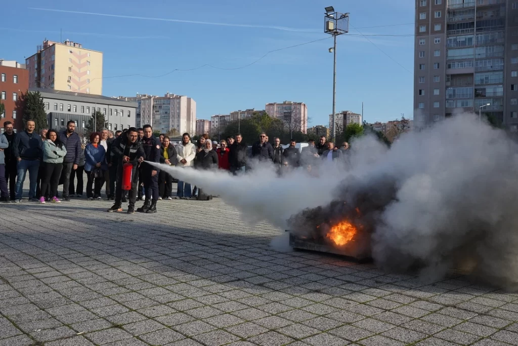 İstanbul Beylikdüzü Belediyesi çalışanlarına ‘yangın güvenlik’ eğitimi