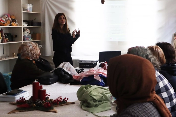 İstanbul Maltepe’de özel çocukların ailelerine seminer