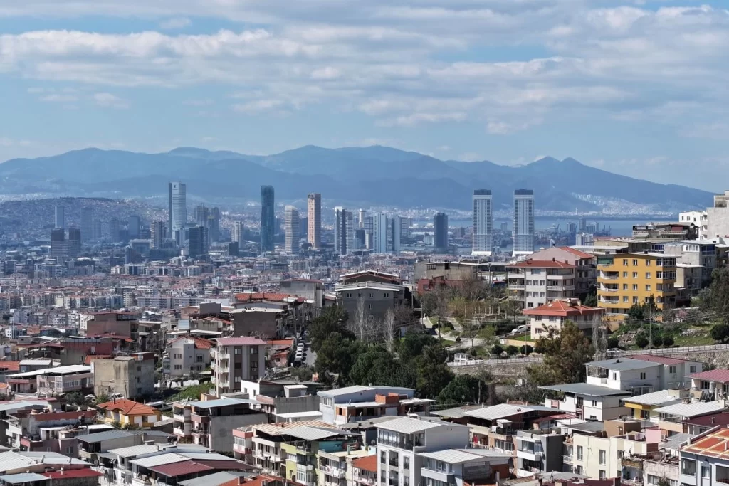 İzmir, güvenli ve planlı kent modeli ile örnek olacak
