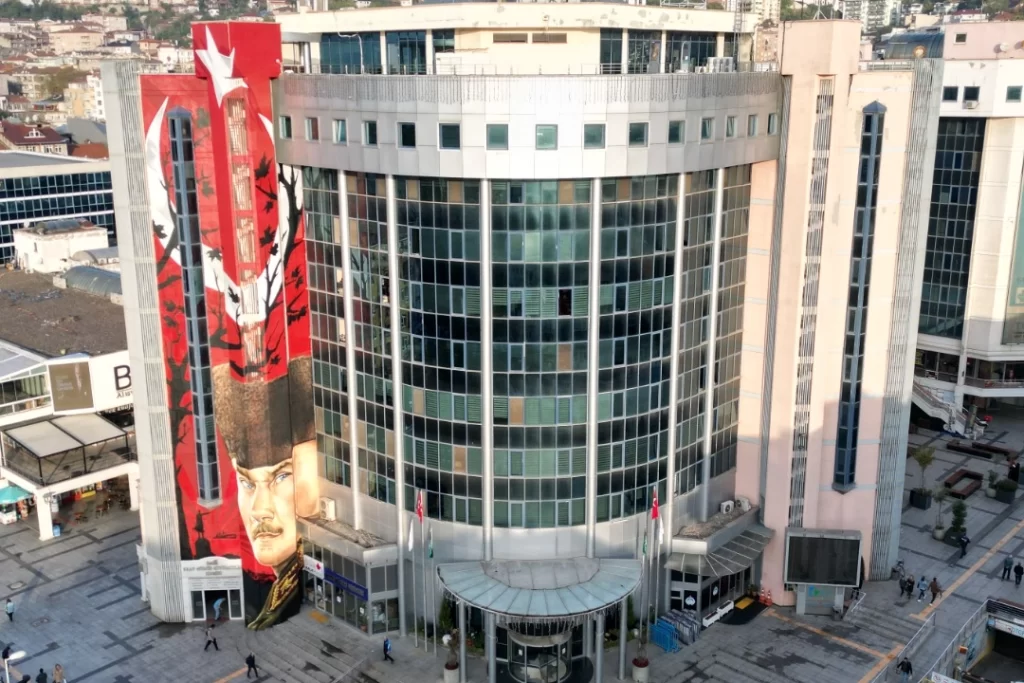 İzmit Belediyesi’nden ‘kaçak yapı–seçim ofisi’ tartışmasına net açıklama