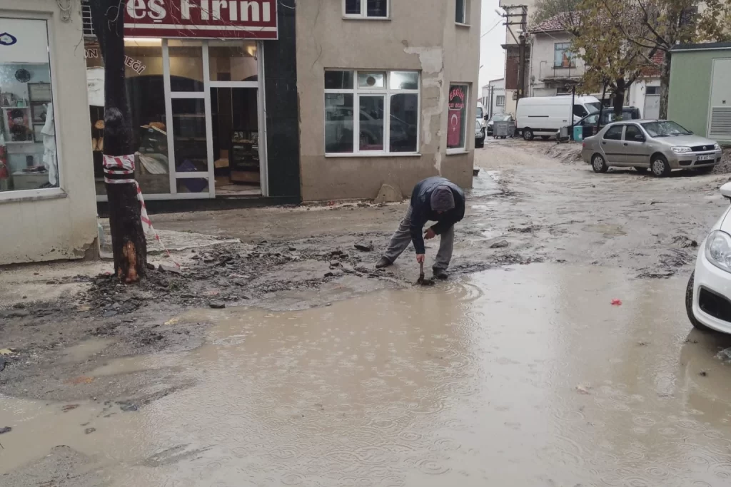 Keşan’da Uğur Mumcu Caddesi esnafı dert küpü
