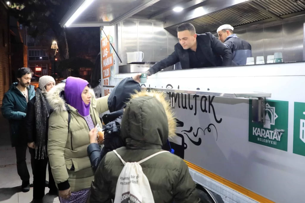 Konya Karatay’da Şeb-i Arus’a özel çorba ikramı