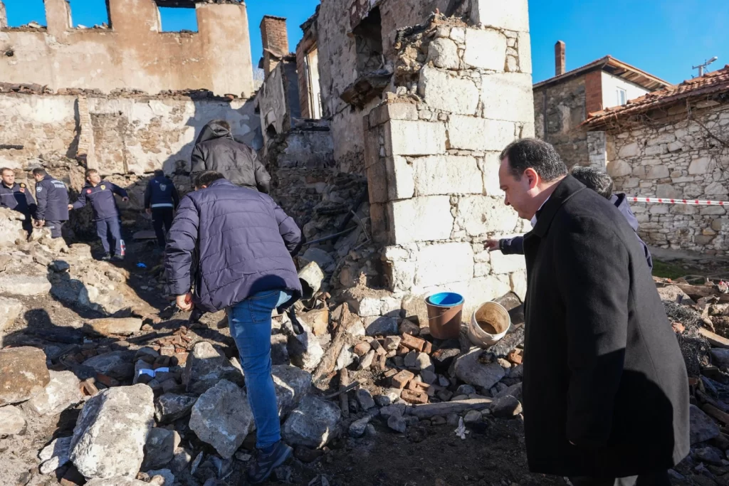 Manisa’da Başkan Dutlulu yangın bölgesinde