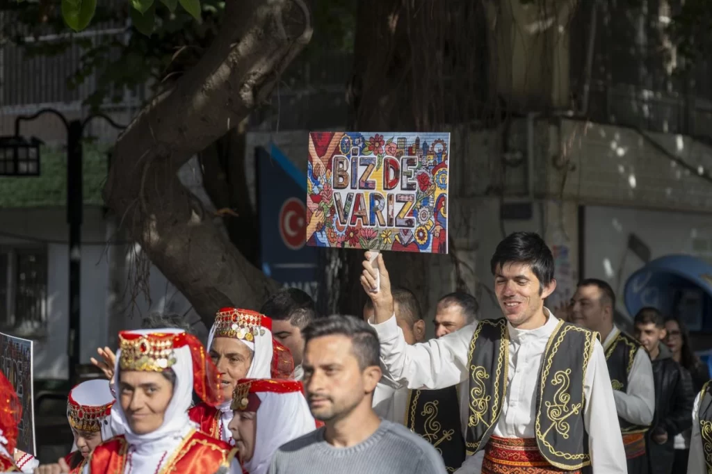 Mersin’de ‘Biz de Varız’ yürüyüşü