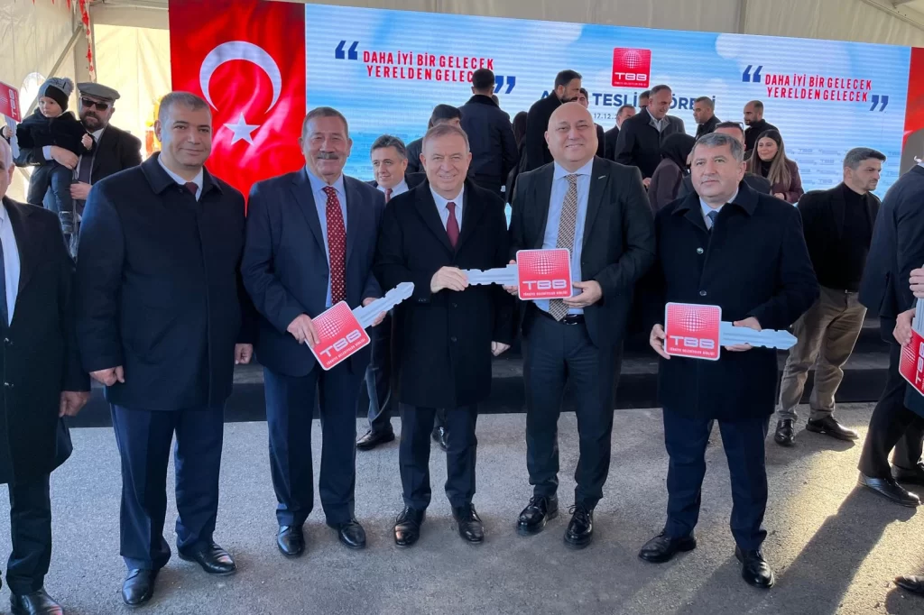 Milas’a TBB’den paletli ekskavatör hibe