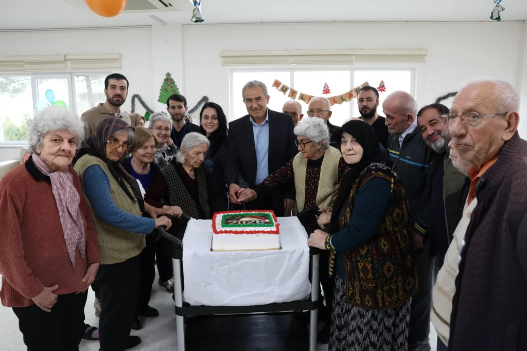 Nilüfer’de yaşlılar yeni yılı coşkuyla karşıladı