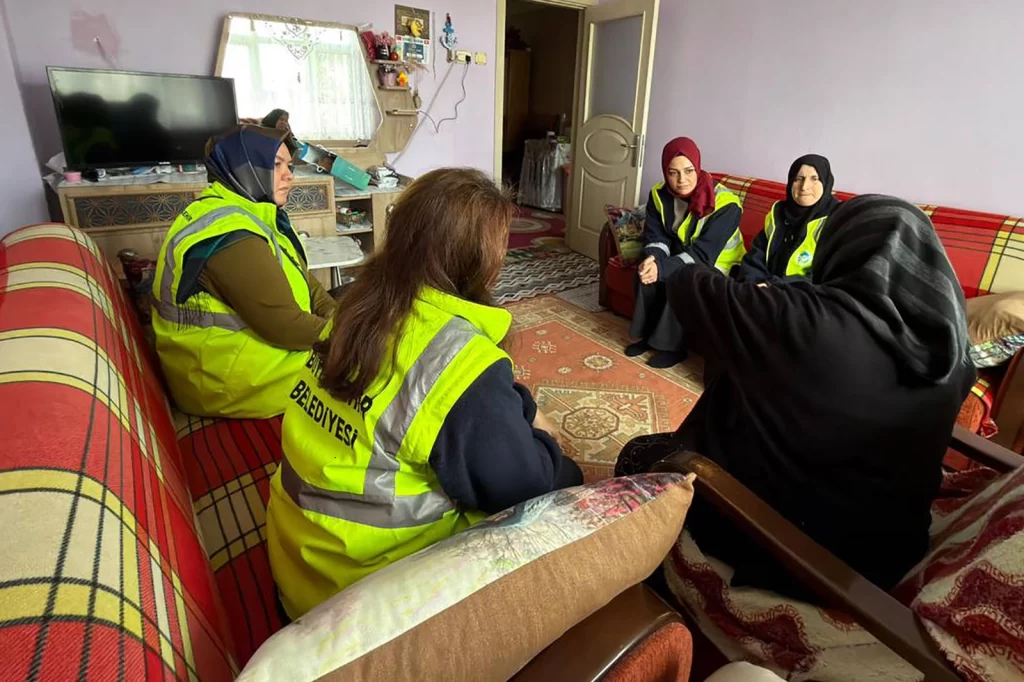 Sakarya Büyükşehir’den özel gereksinimli birey ve ailelere ziyaret