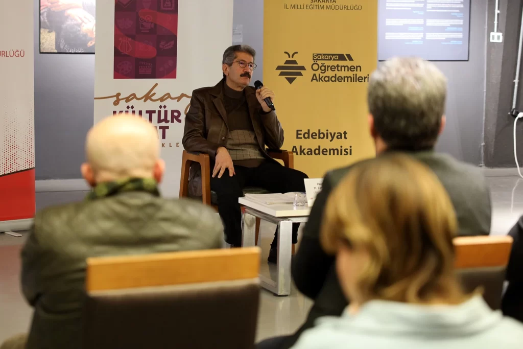 Sakarya’da “Hakkın Sesi, Hakikatin Yüzü Mehmed Âkif” söyleşisi