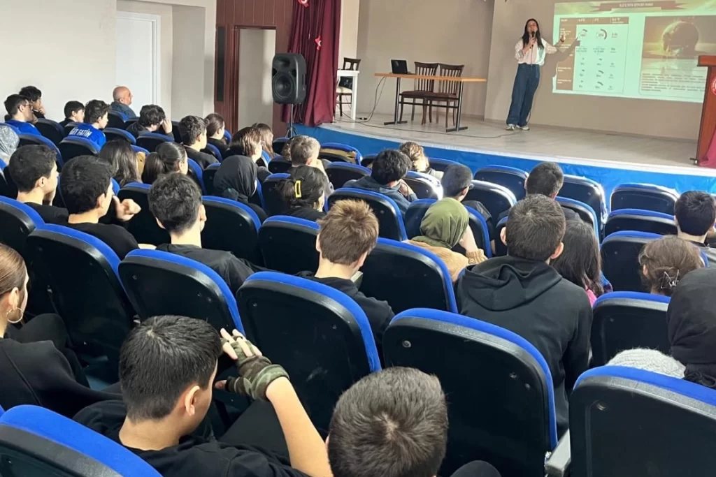 Sakarya’dan bin 400 lise öğrencisine ‘sıfır atık’ eğitimi