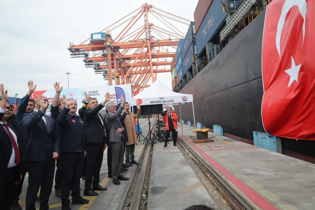 Sudan’a büyük insani destek… 30 bin çadırın ilk bölümü ‘İyilik Gemisi’ ile yola çıktı