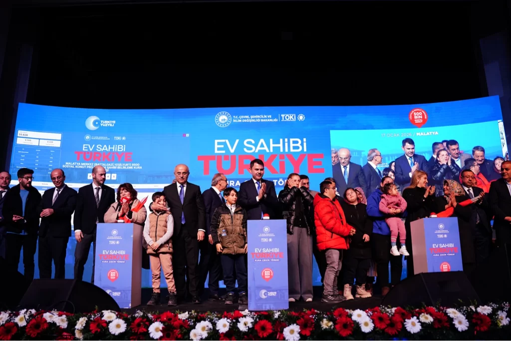 10 bin konut için kuralar çekildi