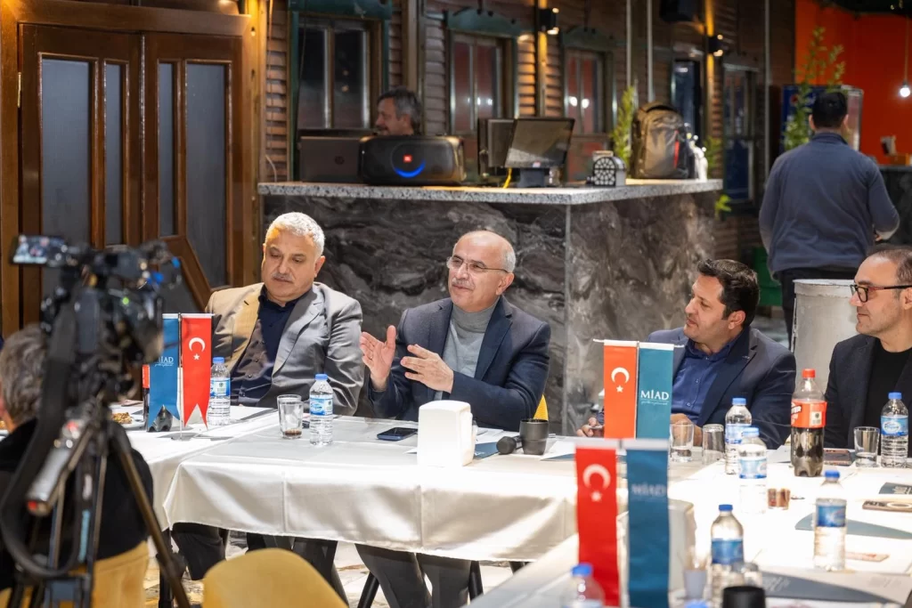 Başkan Er, MİAD yönetimi ve üyeleriyle bir araya geldi