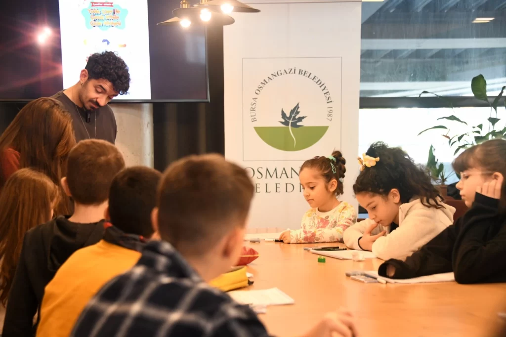 Bursa’da çocuklar Osmangazi’de sanat dolu günler yaşıyor