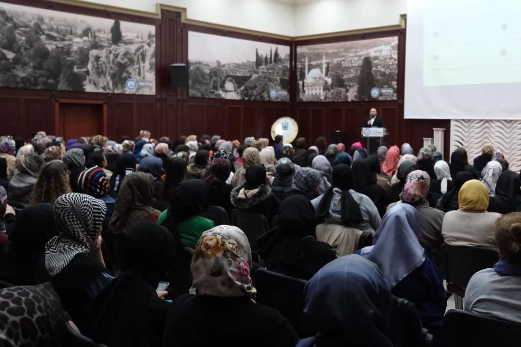 Bursa Yıldırım’da kadınlara e-ticaret desteği