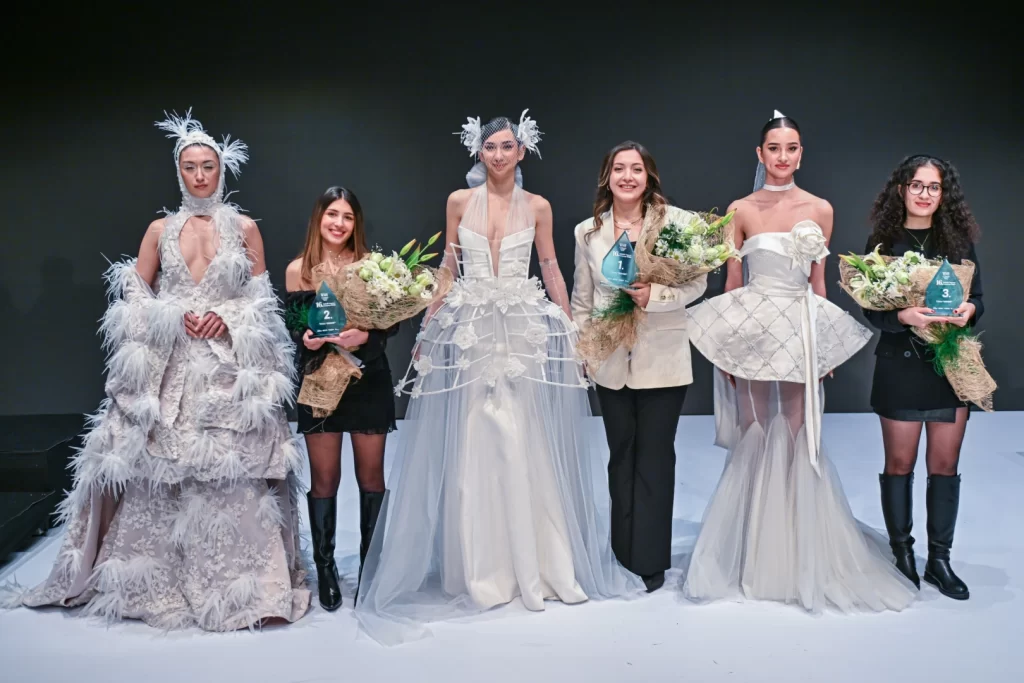 Genç tasarımcılar İzmir’de podyuma çıktı