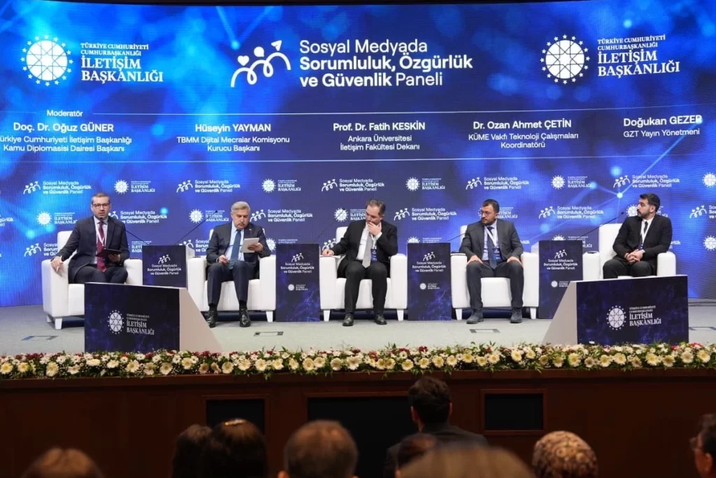 İletişim’den ‘sosyal medya’ paneli… Özgürlük, sorumluluk ve güvenlik bu panelde tartışıldı