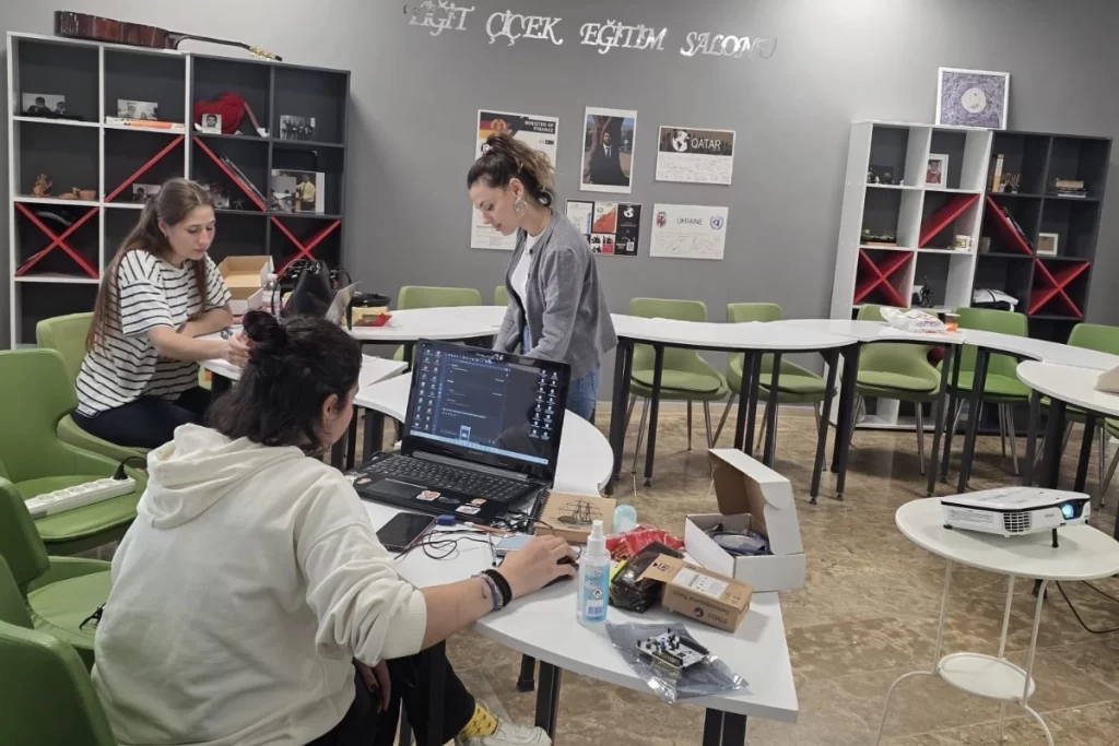 İzmir’de gençler için ücretsiz Arduino atölyesi