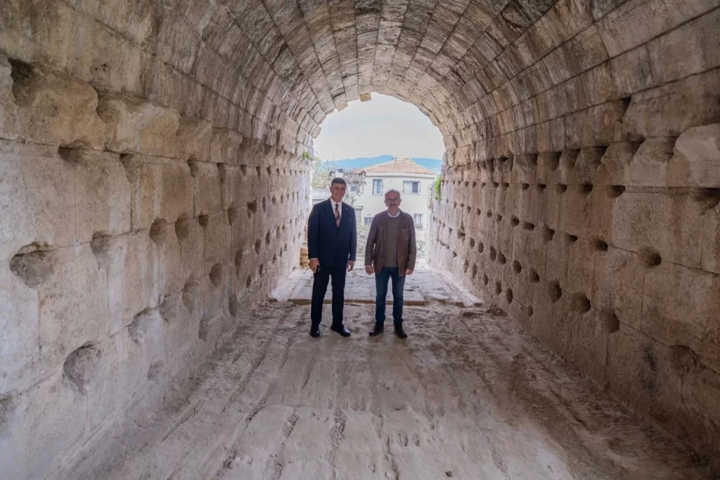 İzmir’de tarihe yol açılıyor