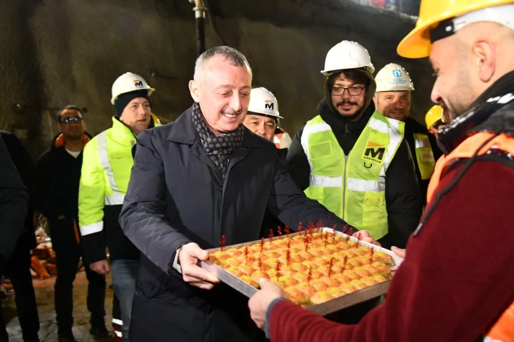 Kocaeli’de Başkan Büyükakın’dan baklavalı sürpriz ziyaretler
