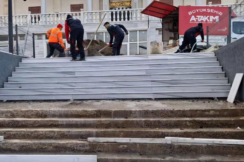 Kocaeli ibadethanelerine Büyükşehir eli