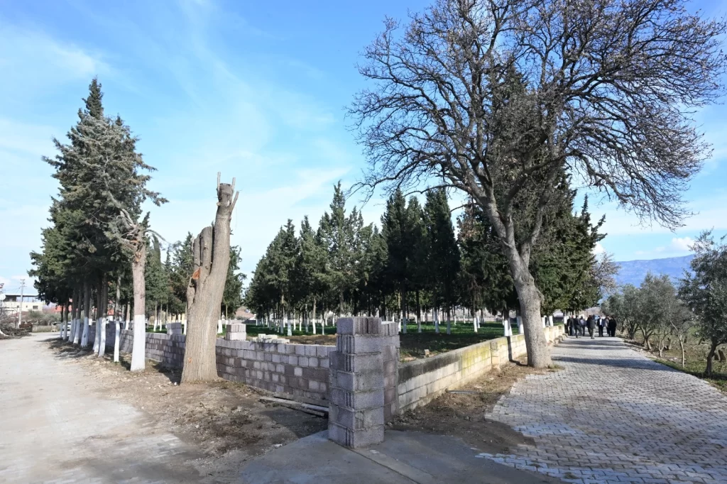 Manisa’da Aşağı Koçaklar Mezarlığı güvenli hale getirildi