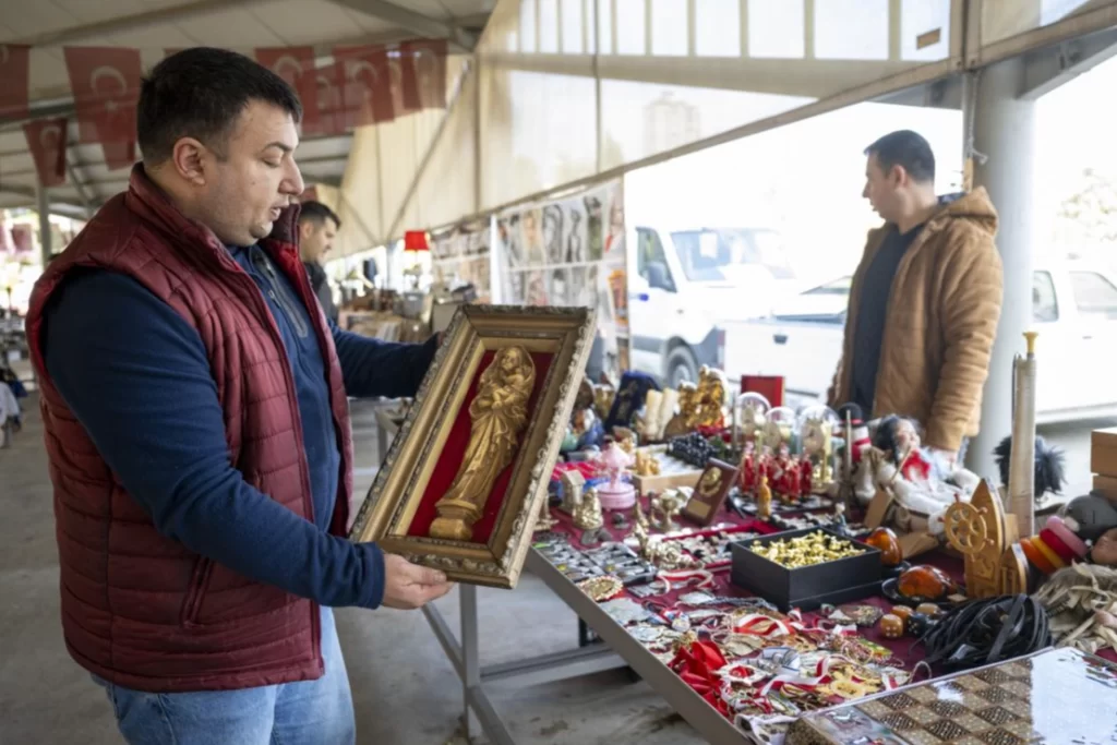 Mersin’de antika pazarı geçmişi gelecekle buluşturuyor