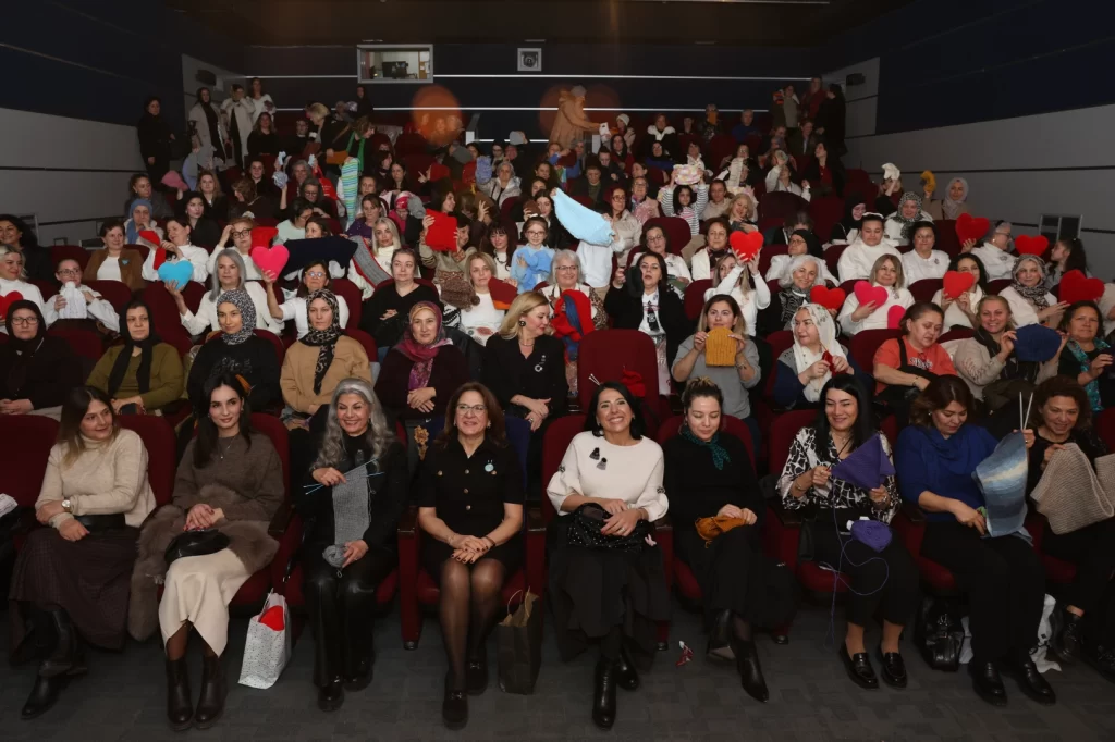 Nilüfer’de kadınlar iyilik için ilmek attılar