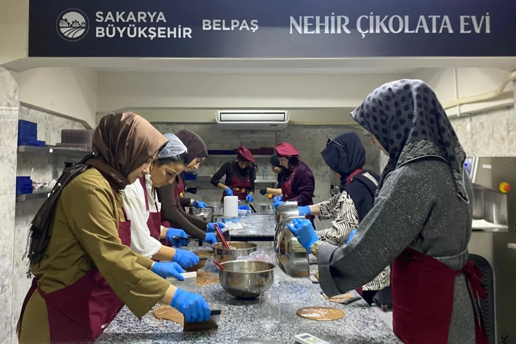Sakarya’da kadınlara yönelik çikolata ve kahve atölyesi tamamlandı