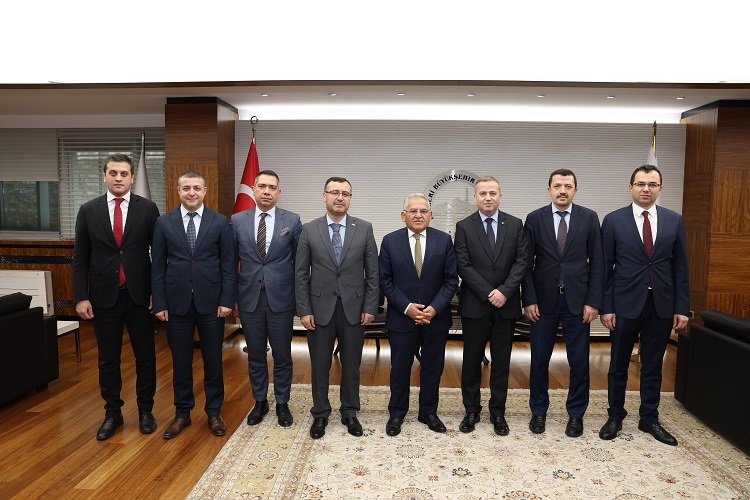 Kayseri protokolünden Büyükkılıç’a ziyaret