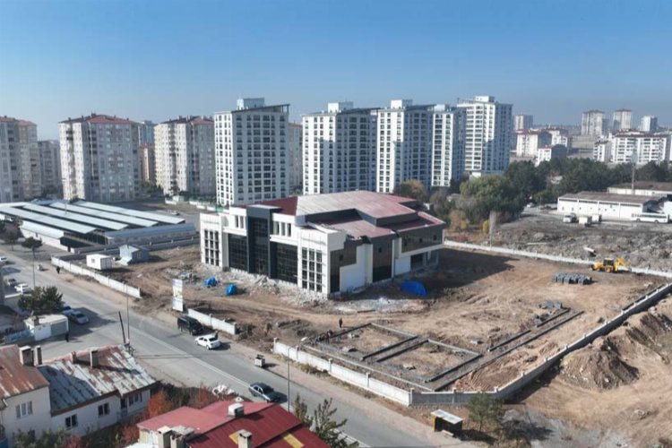 Sivas’ta eş zamanlı yapılan iki kültür merkezi tamamlanıyor