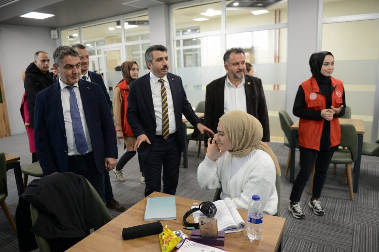 Bursa Yıldırım’ın ‘Gençlik Merkezi’nde  ders başı