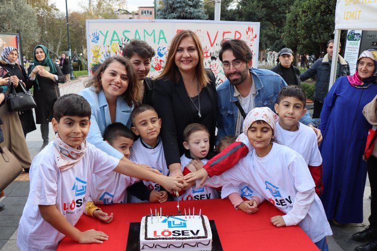 İzmit’te LÖSEV ile yaşama el verdiler