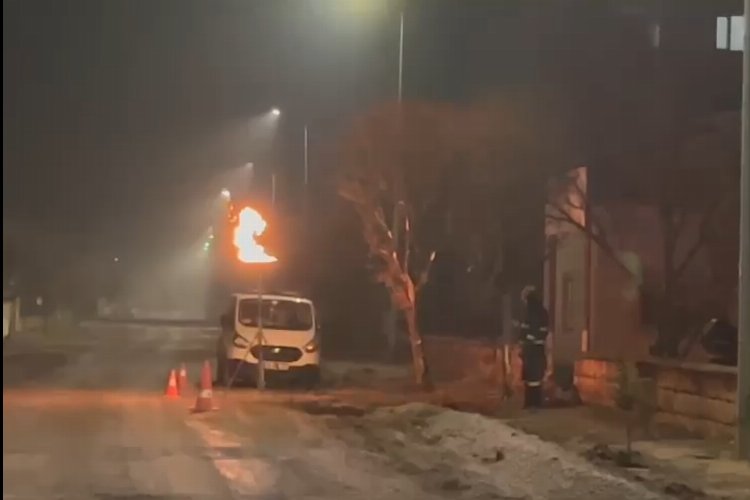 Kayseri’nin iki mahallesinde doğal gaz meşalesi yandı