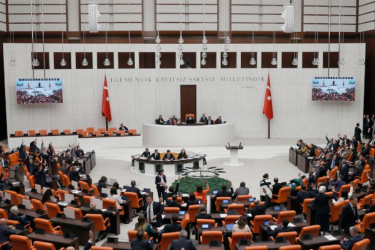 Meclis tatile giriyor… EYT 2023’e kaldı!
