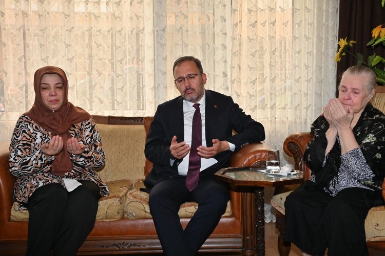 Bakan Kasapoğlu’ndan Manisa’da taziye ziyareti