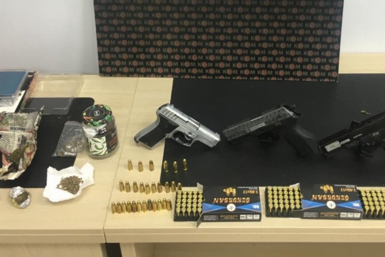 Edirne Keşan’da ev aramasında tabanca ve uyuşturucu ele geçirildi