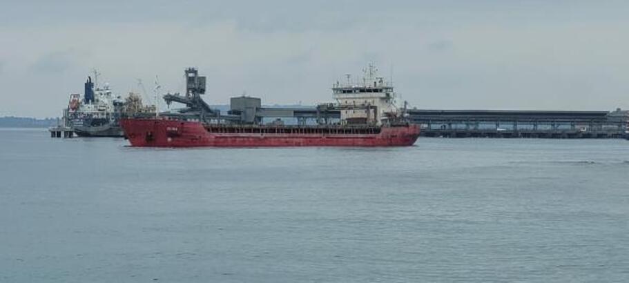 Çanakkale’de kargo gemisi karaya oturdu