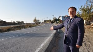 KARESİ’DE BETON YOL ÇALIŞMALARI HIZLANDI