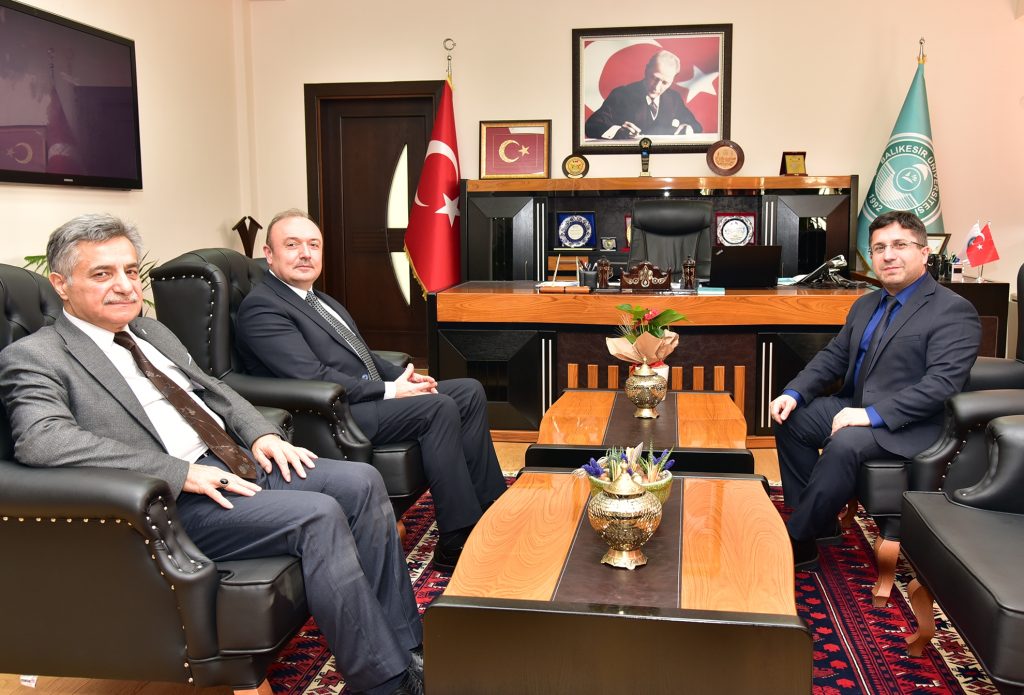 BALIKESİR ÜNİVERSİTESİ REKTÖRÜ PROF. DR. YÜCEL OĞURLU’YA MEVKİDAŞ ZİYARETİ