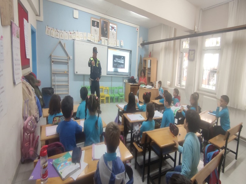 “Kaskımla Güvendeyim” Projesi Kapsamında Çocuklarımızla Trafik Eğitimi Faaliyeti!