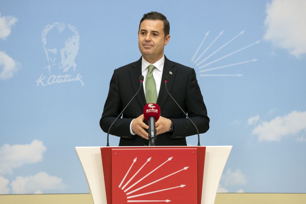 CHP GENEL BAŞKAN YARDIMCISI AHMET AKIN, TOKİ’NİN 2019 YILINDA DUYURDUĞU 100 BİN SOSYAL KONUTUN HALA BİTİRİLMEDİĞİNE DİKKAT ÇEKTİ…