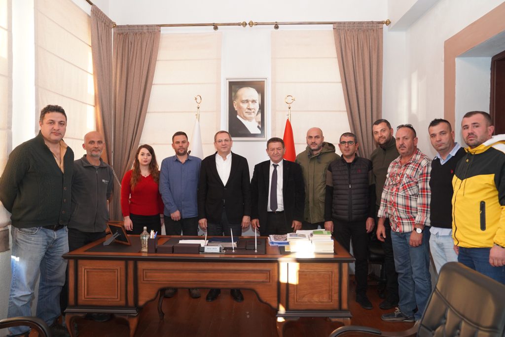 AYVALIK’TA TOPLU SÖZLEŞME İMZALANDI,  İŞÇİLER MUTLU…