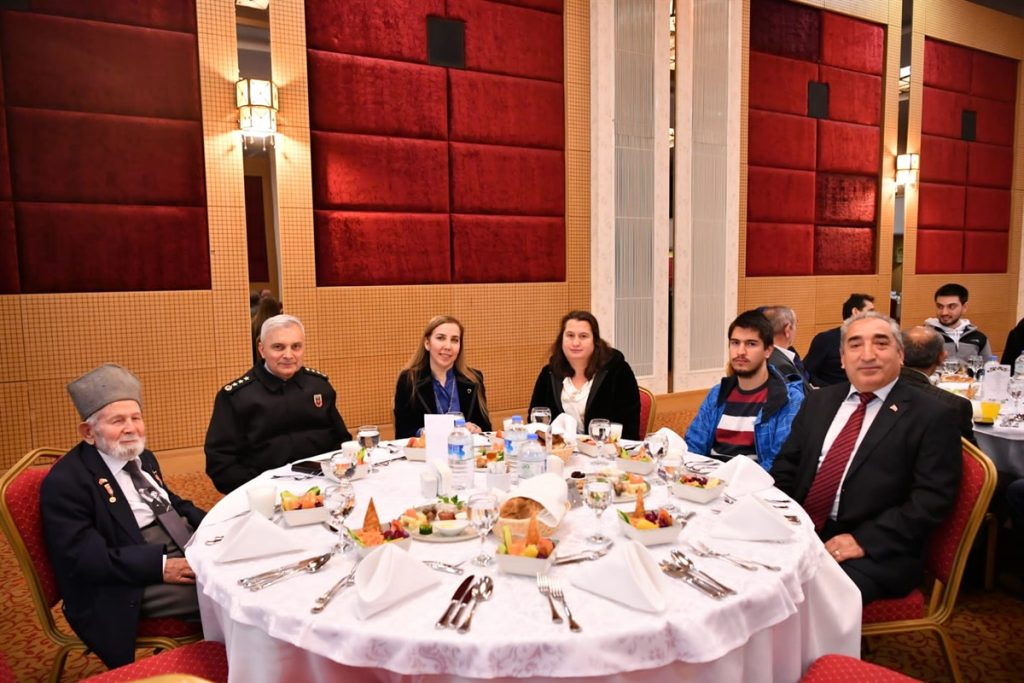 Vali Şıldak Edremit’te İftar Programına Katıldı