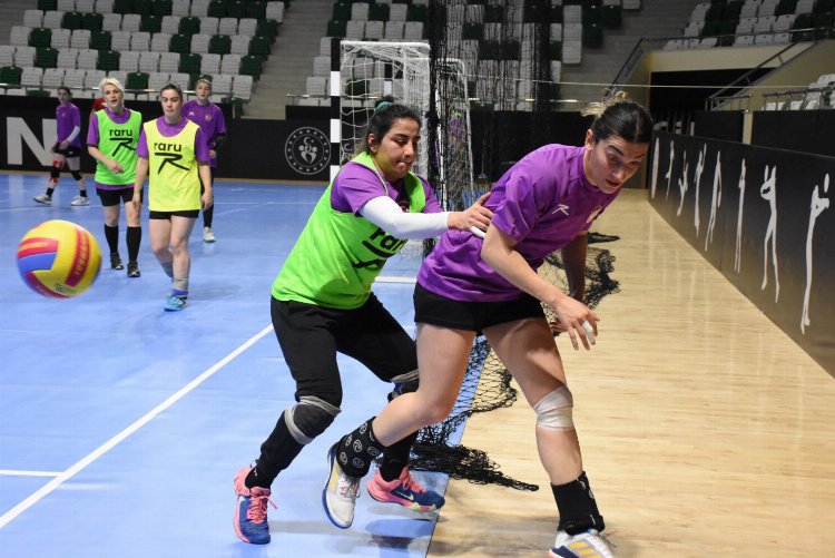 A Milli Kadın Hentbol Takımı, Giresun’da medya ile buluştu