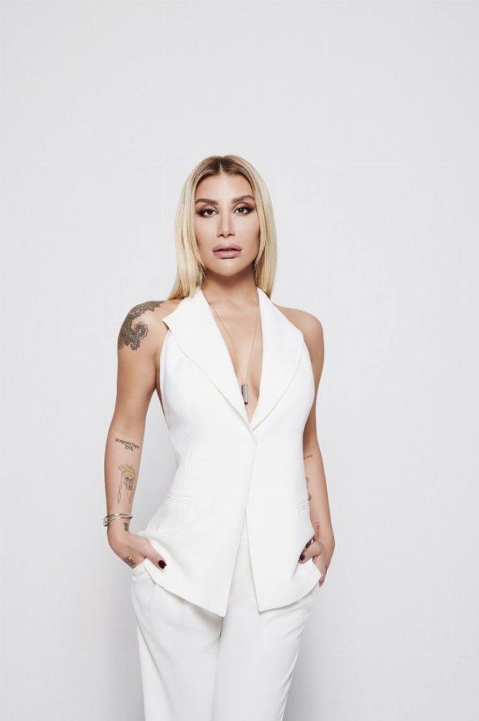 En çok dinlenen kadın sanatçı oldu