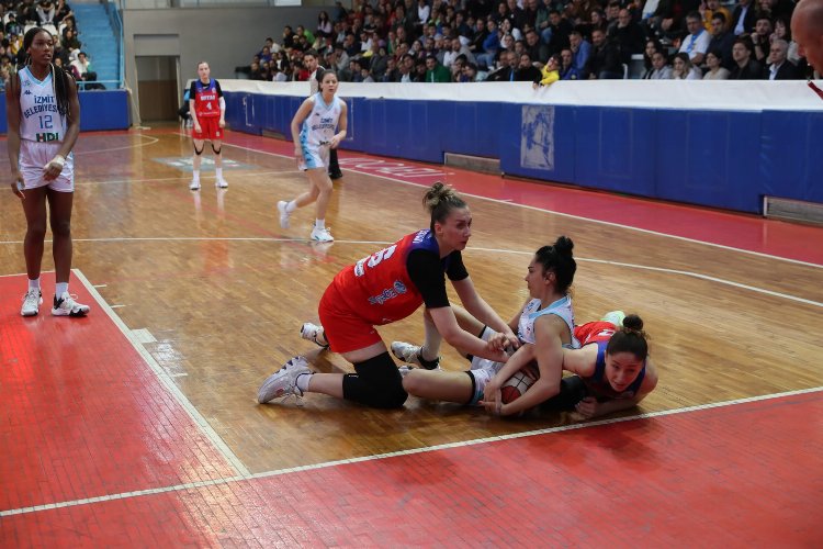 İzmitli Periler final yoluna