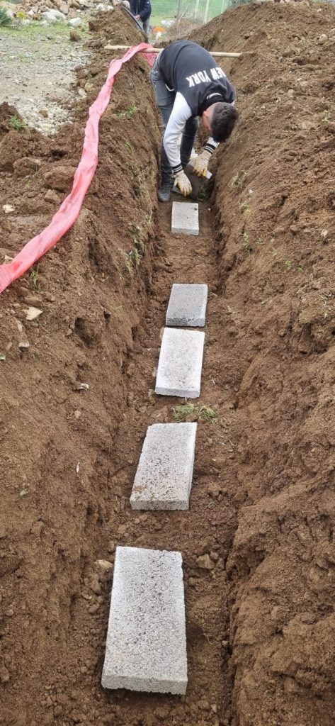 Manisa Çelikli’ye enerji nakil hattı döşedi