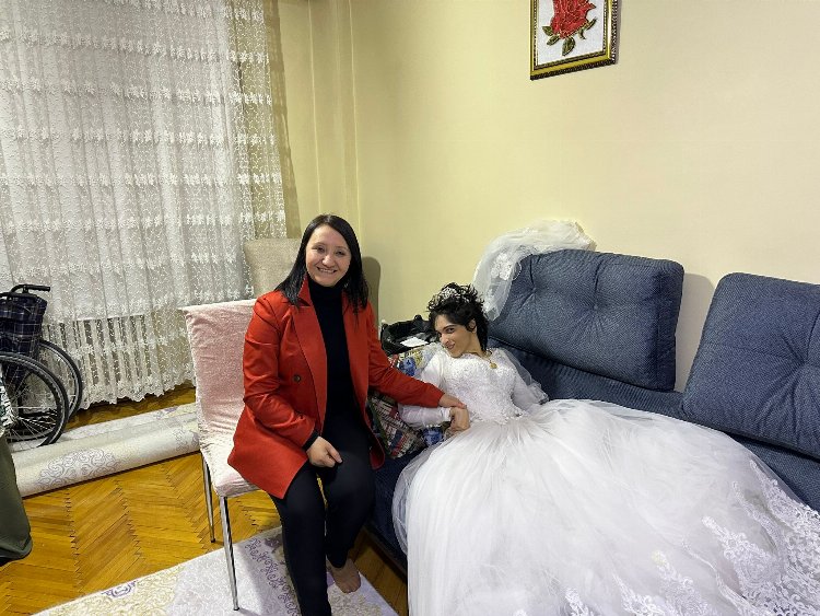 Bilecik’te genç kızın gelinlik hayali gerçek oldu