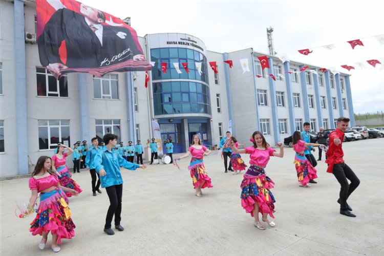‘Edirne Gülü’ne şenlikli hasat