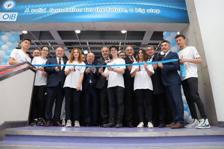 Otomotiv öğrencileri Bursa’da teknolojinin peşinde